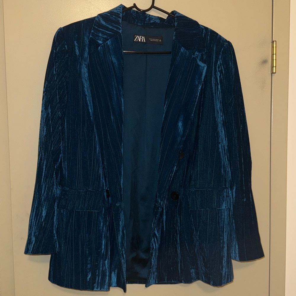 Velour Zara blazer 
Size Medium